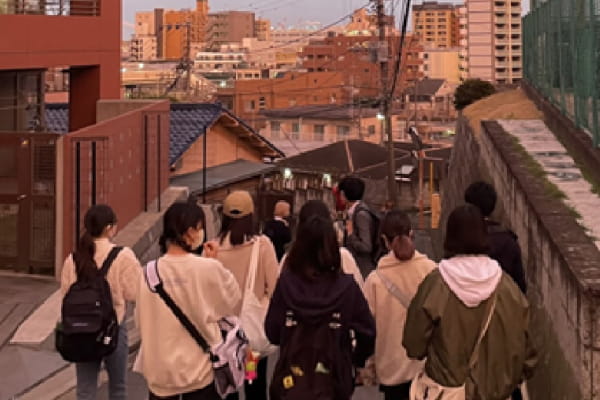 下校