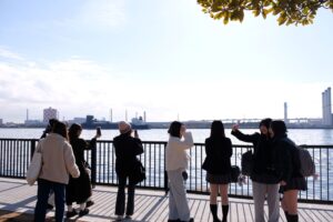 ３年生４期特別授業　校外学習報告「鶴見散策ツアー」