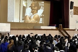 新入生オリエンテーション～安彦考真氏講演会～を行いました