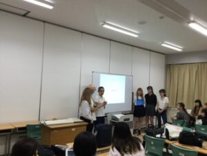 2年生と3年生で学内発表会を開催しました