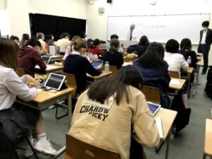法政大学との高大連携講座＜高校生と考えるCOVID-19＞が行われています