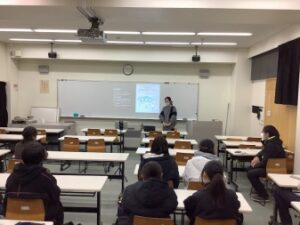翻訳家／エッセイストの久山葉子先生の講演会を行いました