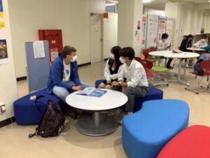 海外からの留学生に日本語の学習支援を行っています