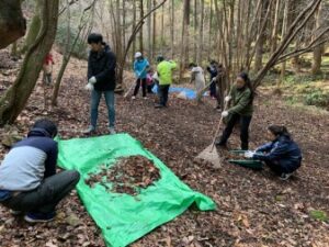 エコアクションプロジェクトチームが冬の「高尾自然の森　里山ワーク」に参加しました